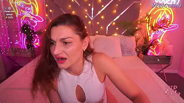 EllaGoldenn online show from 01/31/26, 10:08