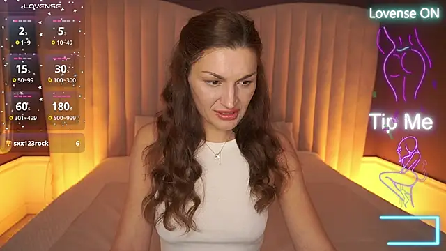 EllaGoldenn online show from 10/21/25, 08:52