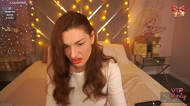 EllaGoldenn online show from 01/13/26, 09:41