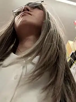 takusaki223 online show from 04/14/26, 04:28