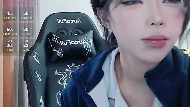 Puppy-12 online show from 12/19/25, 08:38