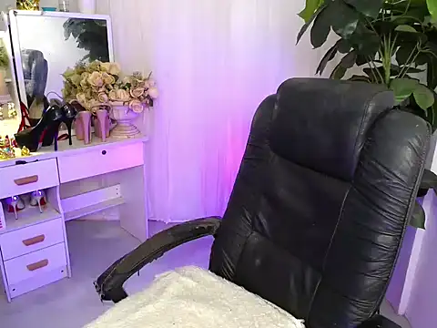 Snapshot of AngelitaDeputouch chatting on 11/10/25, 11:37 AngelitaDeputouch online show from 11/10/25, 11:37