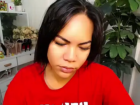 Snapshot of AngelitaDeputouch chatting on 10/25/25, 11:49 AngelitaDeputouch online show from 10/25/25, 11:49