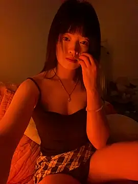 Snapshot of Tramy_xx chatting on 07/11/26, 05:24 Tramy xx online show from 07/11/26, 05:24