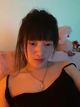 Snapshot of Tramy_xx chatting on 06/21/26, 06:41 Tramy xx online show from 06/21/26, 06:41