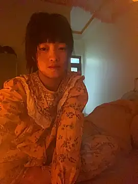 Snapshot of Tramy_xx chatting on 07/04/26, 03:38 Tramy xx online show from 07/04/26, 03:38