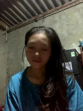Snapshot of Halyy_xx chatting on 09/30/25, 10:38 Halyy xx online show from 09/30/25, 10:38
