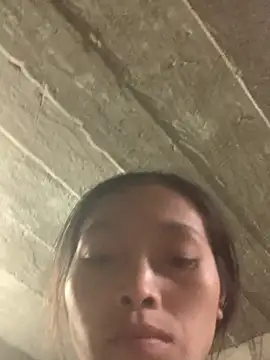 Snapshot of Halyy_xx chatting on 10/24/25, 10:03 Halyy xx online show from 10/24/25, 10:03