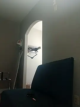 Snapshot of savvyswallows1 chatting on 11/03/25, 04:50 savvyswallows1 online show from 11/03/25, 04:50