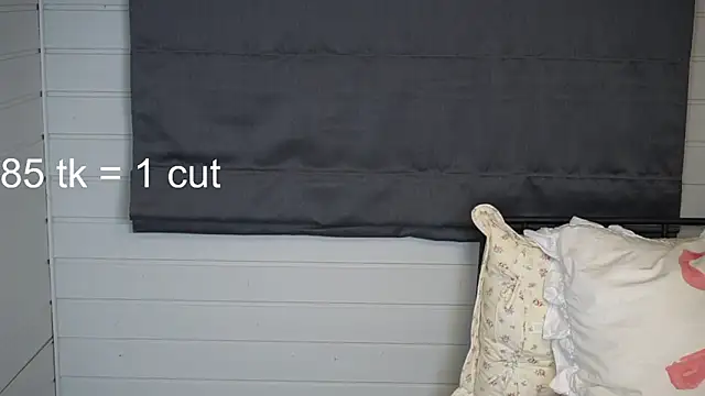 Snapshot of Peachxlush chatting on 10/15/25, 05:21 Peachxlush online show from 10/15/25, 05:21