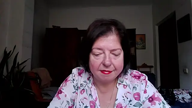 Snapshot of Violet_Pulse chatting on 10/17/25, 10:50 Violet Pulse online show from 10/17/25, 10:50