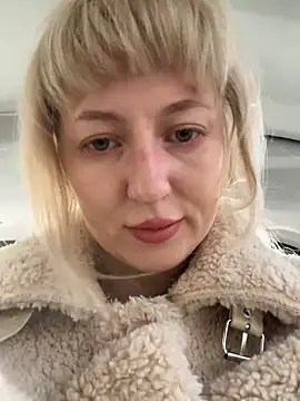 RonnieKiss online show from 10/21/25, 04:56