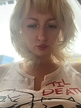 RonnieKiss online show from 04/28/26, 03:33