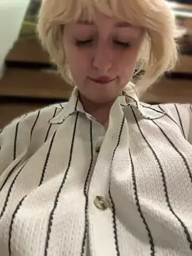 RonnieKiss online show from 05/24/26, 08:36