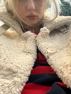 RonnieKiss online show from 10/30/25, 05:39