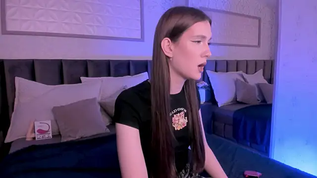 babyy gloria online show from 11/11/25, 03:18