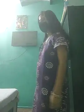 Snapshot of Cute-Charvii chatting on 09/24/25, 04:57 Cute-Charvii online show from 09/24/25, 04:57