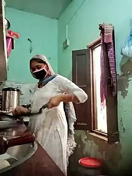 Cute-Charvii online show from 01/10/26, 05:58