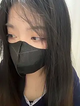 Snapshot of AZ37866 chatting on 12/22/25, 12:05 AZ37866 online show from 12/22/25, 12:05