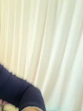 Snapshot of AZ37866 chatting on 12/23/25, 02:55 AZ37866 online show from 12/23/25, 02:55