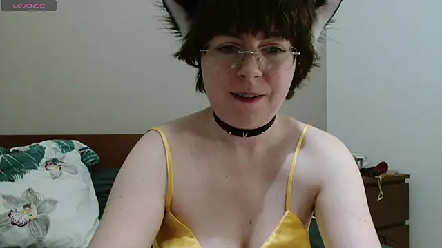 Snapshot of HardNerdVoid chatting on 12/15/25, 09:20 HardNerdVoid online show from 12/15/25, 09:20