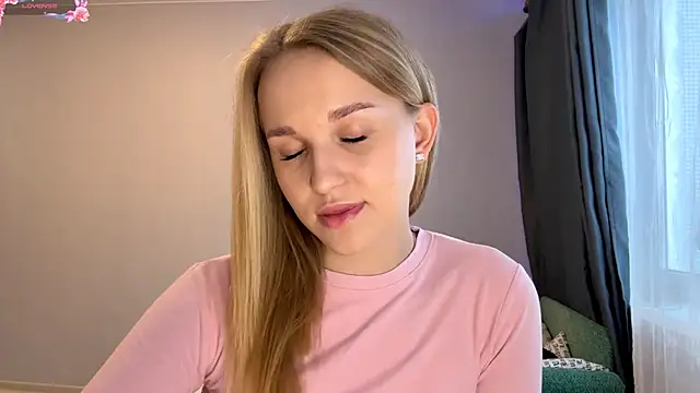 TanekaBoitel online show from 11/27/25, 12:16