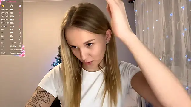 TanekaBoitel online show from 12/14/25, 02:55