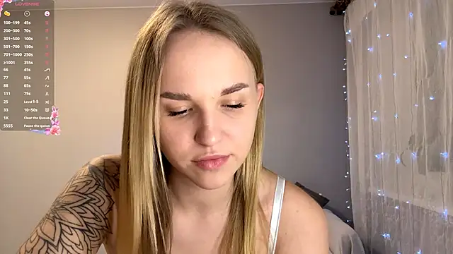 TanekaBoitel online show from 12/16/25, 04:22