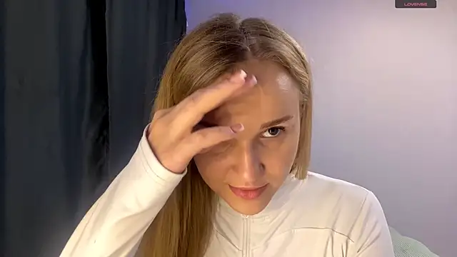 TanekaBoitel online show from 10/16/25, 10:12