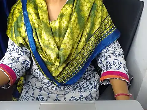 priya gupta7 online show from 10/02/25, 01:36