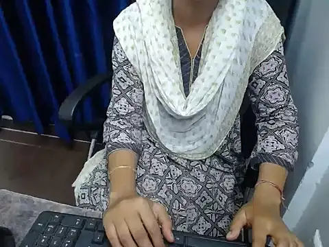 priya gupta7 online show from 10/01/25, 01:26