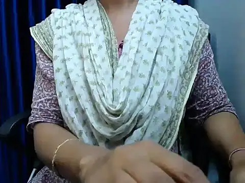 priya gupta7 online show from 10/17/25, 02:19