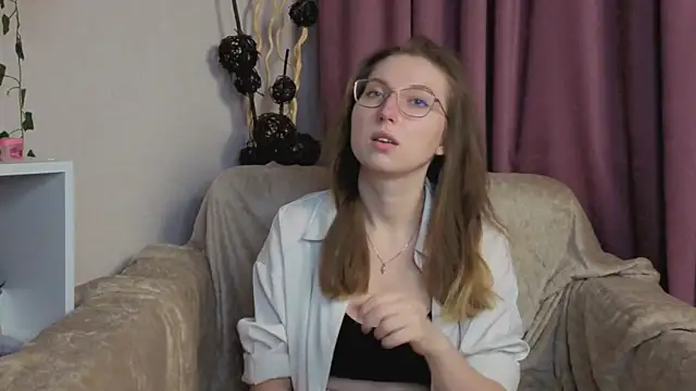 DaliaRadtke online show from 11/17/25, 06:12