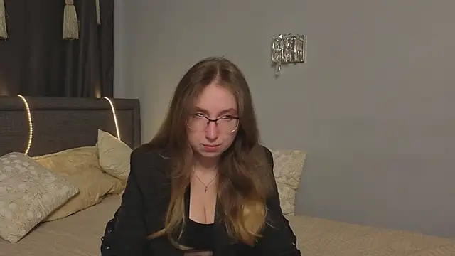 Snapshot of DaliaRadtke chatting on 09/22/25, 06:25 DaliaRadtke online show from 09/22/25, 06:25