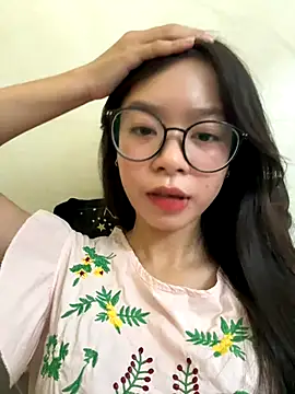 Snapshot of mau15_ chatting on 10/16/25, 08:55 mau15 online show from 10/16/25, 08:55