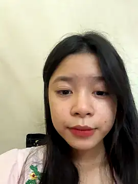 Snapshot of mau15_ chatting on 10/04/25, 08:05 mau15 online show from 10/04/25, 08:05