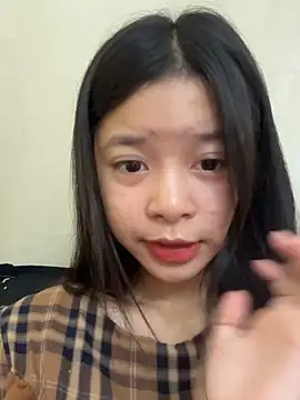 Snapshot of mau15_ chatting on 10/08/25, 01:23 mau15 online show from 10/08/25, 01:23