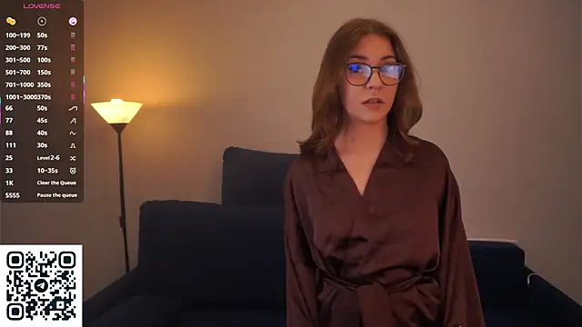 AdrianaCoenen online show from 10/30/25, 05:43