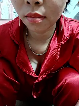 Snapshot of Minssara20 chatting on 11/06/25, 03:21 Minssara20 online show from 11/06/25, 03:21