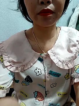 Snapshot of Minssara20 chatting on 10/20/25, 12:56 Minssara20 online show from 10/20/25, 12:56