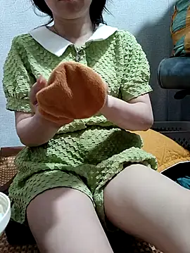 Snapshot of Minssara20 chatting on 10/24/25, 01:48 Minssara20 online show from 10/24/25, 01:48