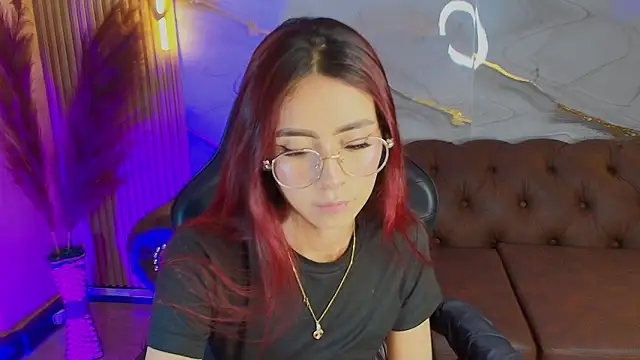 mia tf online show from 11/06/25, 01:59