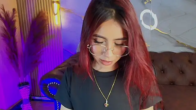 mia tf online show from 10/31/25, 02:24