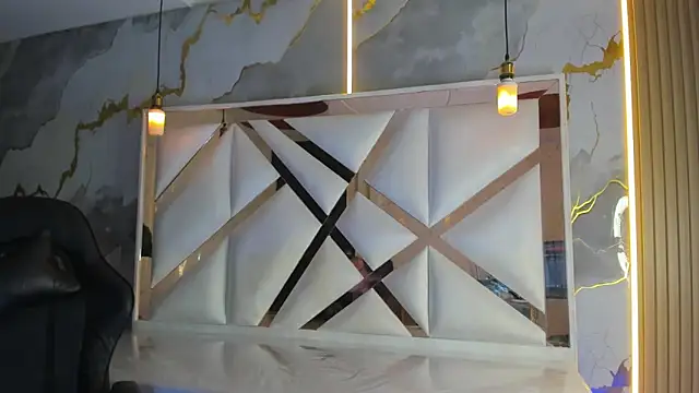 mia tf online show from 11/14/25, 01:48