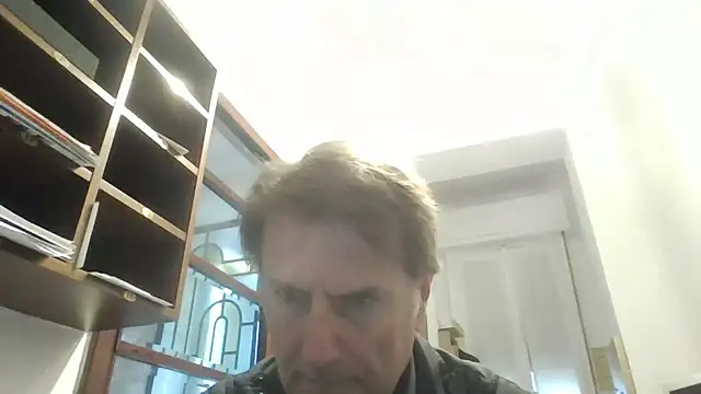 Snapshot of sayeaprayer65 chatting on 10/22/25, 09:42 sayeaprayer65 online show from 10/22/25, 09:42