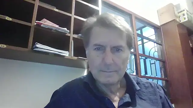 Snapshot of sayeaprayer65 chatting on 10/15/25, 09:17 sayeaprayer65 online show from 10/15/25, 09:17