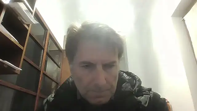 Snapshot of sayeaprayer65 chatting on 10/21/25, 05:29 sayeaprayer65 online show from 10/21/25, 05:29