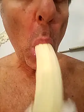 Snapshot of sayeaprayer65 chatting on 10/14/25, 08:20 sayeaprayer65 online show from 10/14/25, 08:20