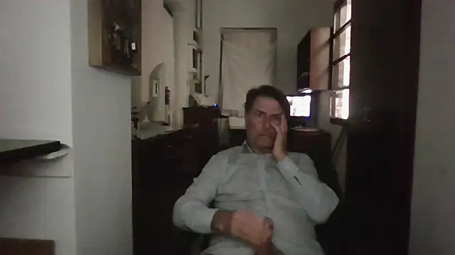 Snapshot of sayeaprayer65 chatting on 10/03/25, 11:12 sayeaprayer65 online show from 10/03/25, 11:12