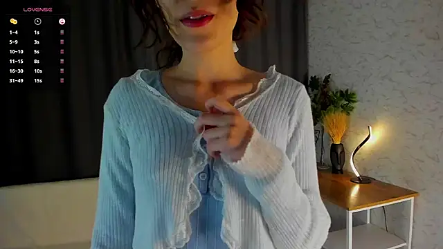 Snapshot of DelilahConsalvo chatting on 09/23/25, 06:04 DelilahConsalvo online show from 09/23/25, 06:04